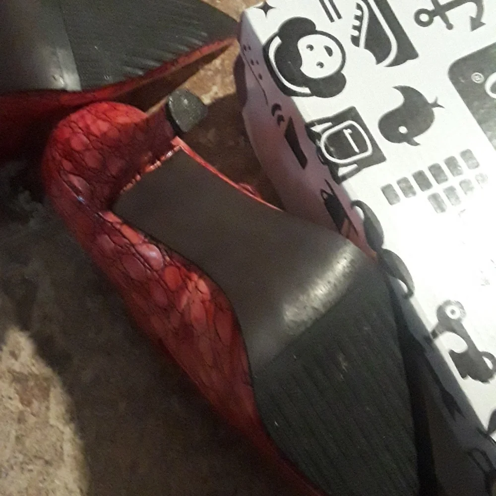 Red Shoes - Picture 8 of 8